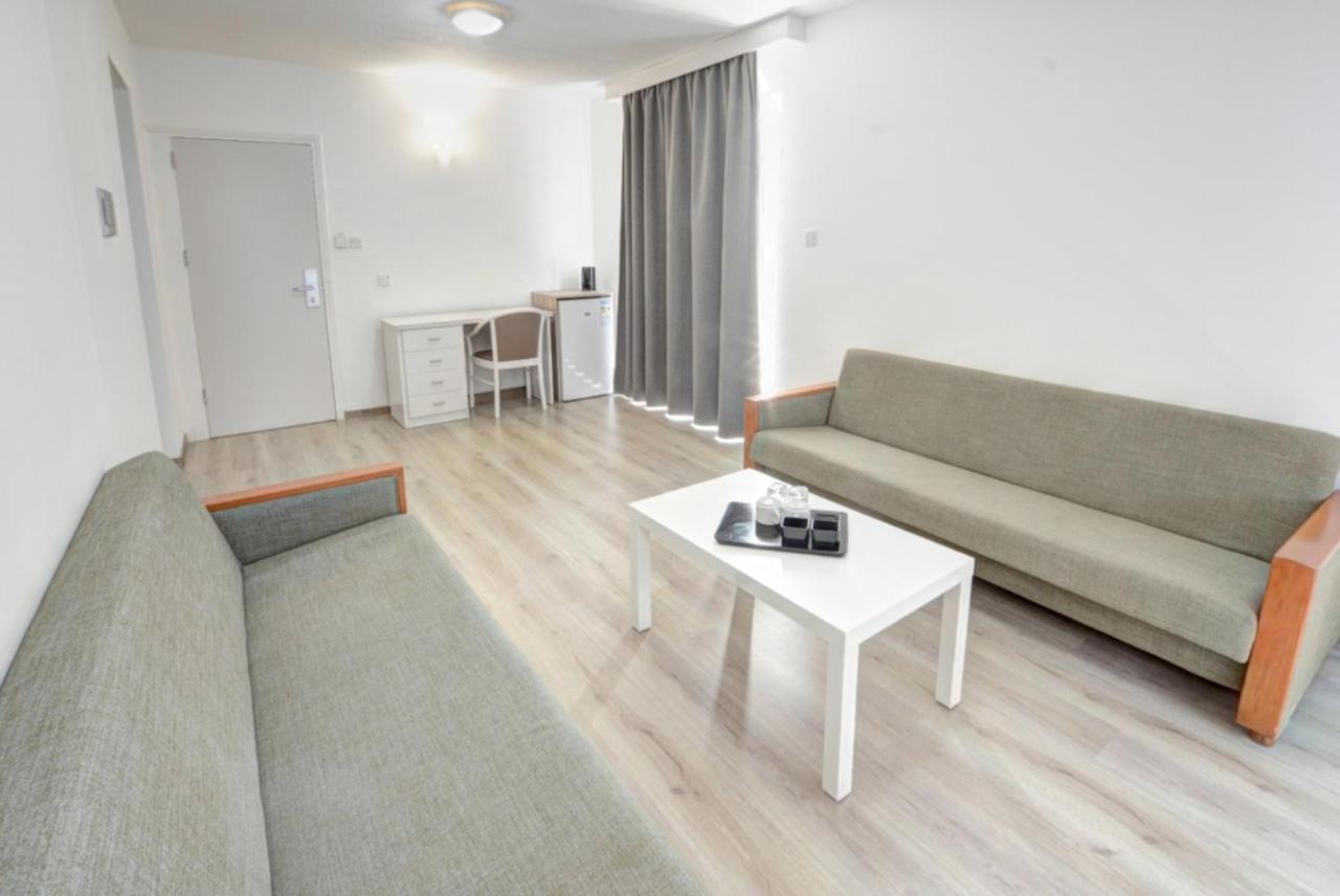 Barbara Hotel Apts Aya Napa Dış mekan fotoğraf