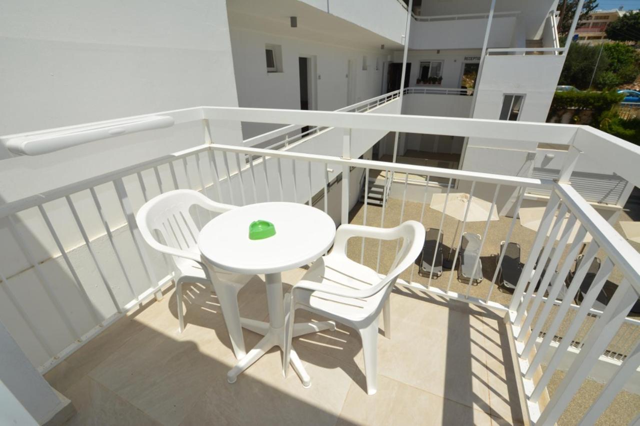 Barbara Hotel Apts Aya Napa Dış mekan fotoğraf