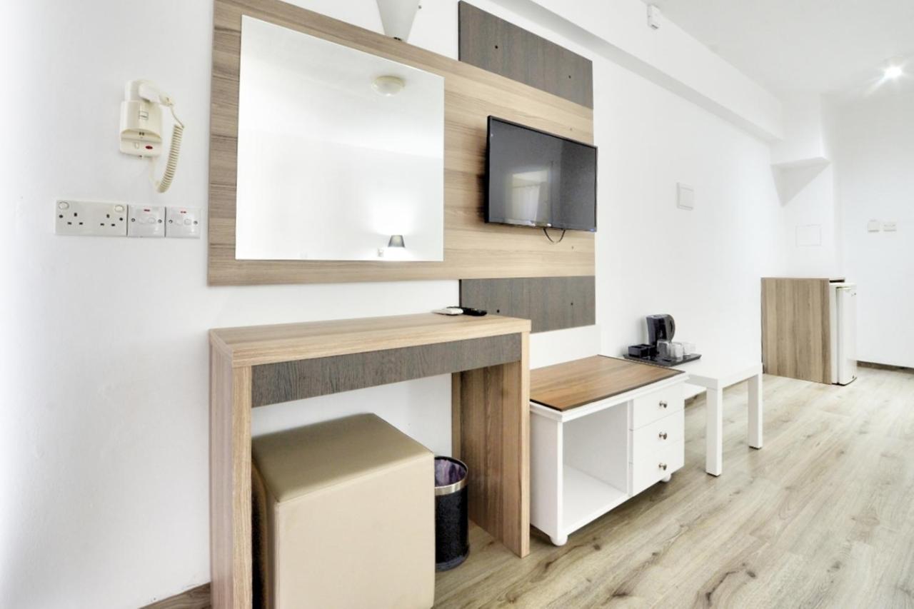 Barbara Hotel Apts Aya Napa Dış mekan fotoğraf